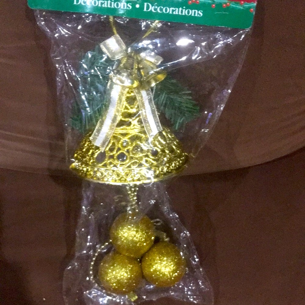 Gold Sparkly Christmas Bell Door Hanger Filigree Ornament Tree Display 4.5" NWT - Picture 12 of 13